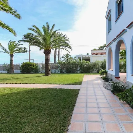 Villa Casa Ained - Beachfront Luxury *