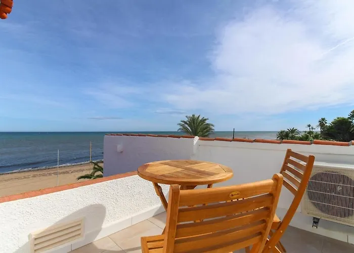 Casa Ained - Beachfront Luxury וילה